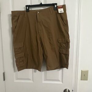 Wrangler size 40 waist new with tag cargo shorts